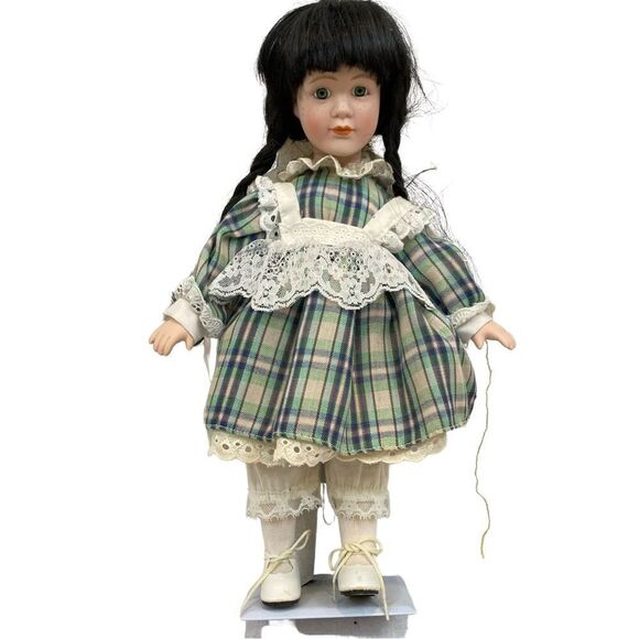 Brinns Pittsburgh Pa 1999 Collectible Porcelain Doll Appr 15” High - Picture 1 of 10